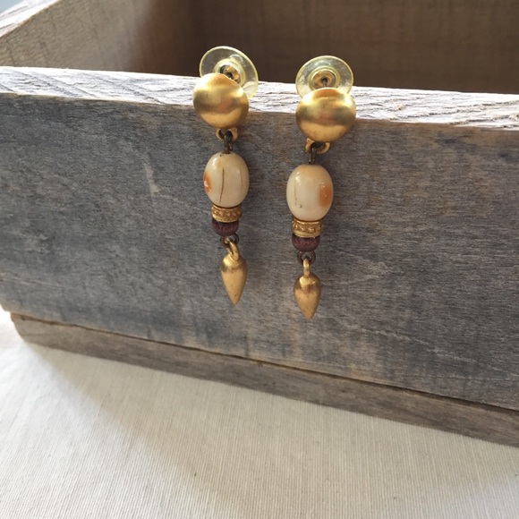 VINTAGE Brushed Gold with Beads Dangle Earrings - Picture 5 of 8